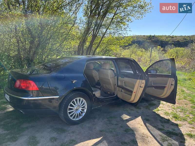 Седан Volkswagen Phaeton 2006 в Южноукраинске