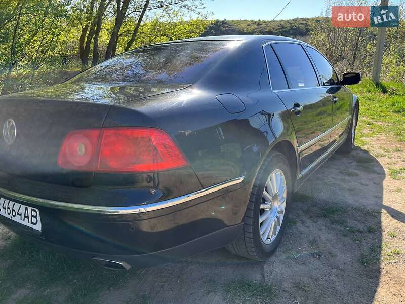 Седан Volkswagen Phaeton 2006 в Южноукраинске