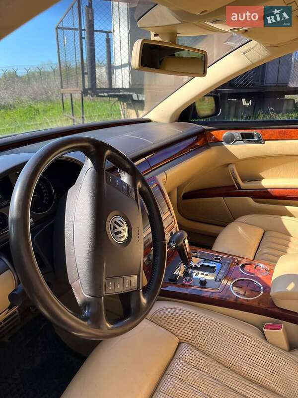 Седан Volkswagen Phaeton 2006 в Южноукраинске