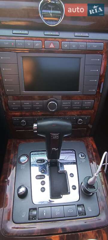 Седан Volkswagen Phaeton 2008 в Киеве