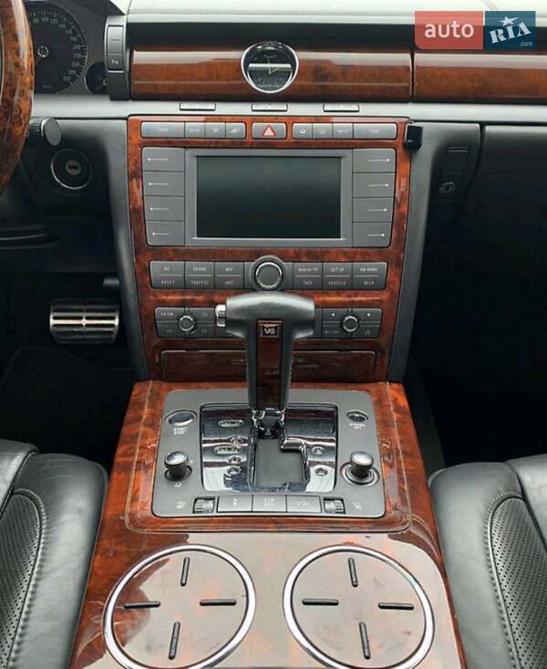 Седан Volkswagen Phaeton 2008 в Киеве