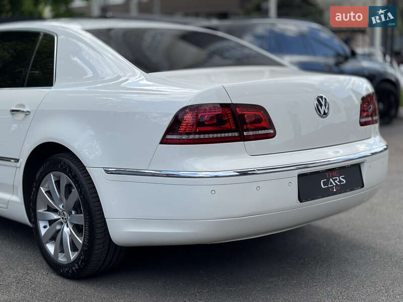 Седан Volkswagen Phaeton 2014 в Киеве