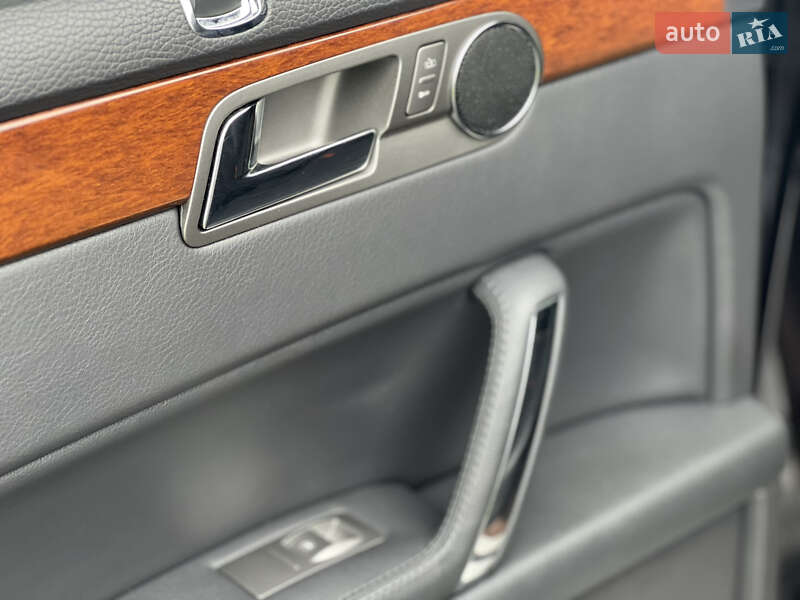 Седан Volkswagen Phaeton 2013 в Львові