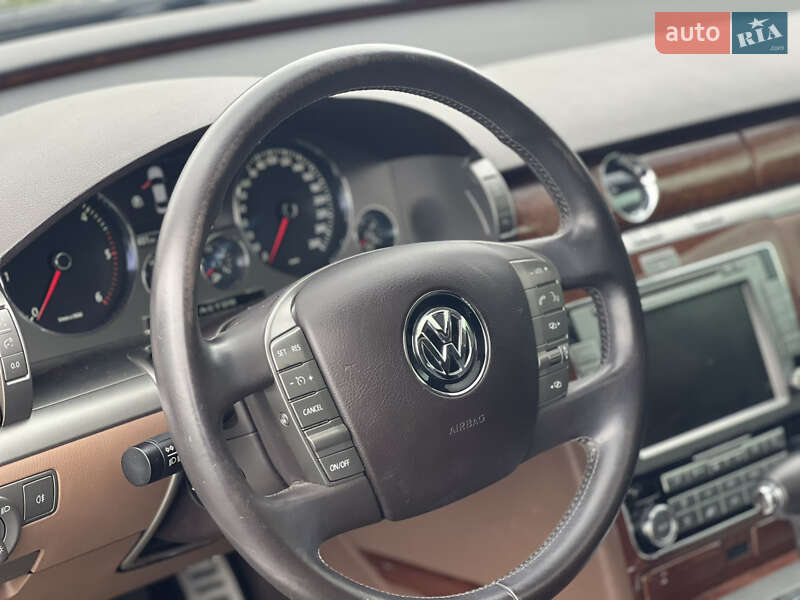 Седан Volkswagen Phaeton 2013 в Львові