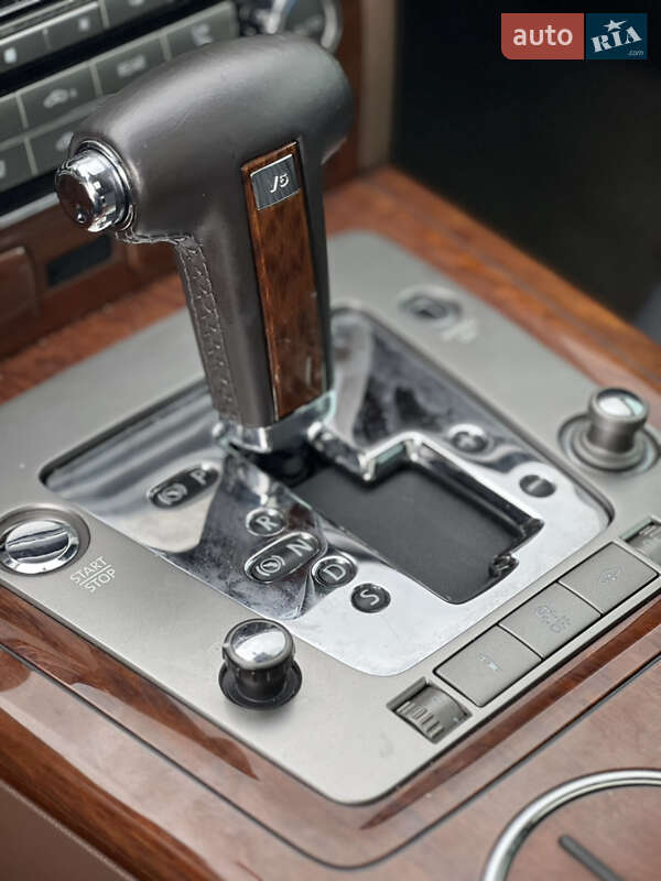 Седан Volkswagen Phaeton 2013 в Львові