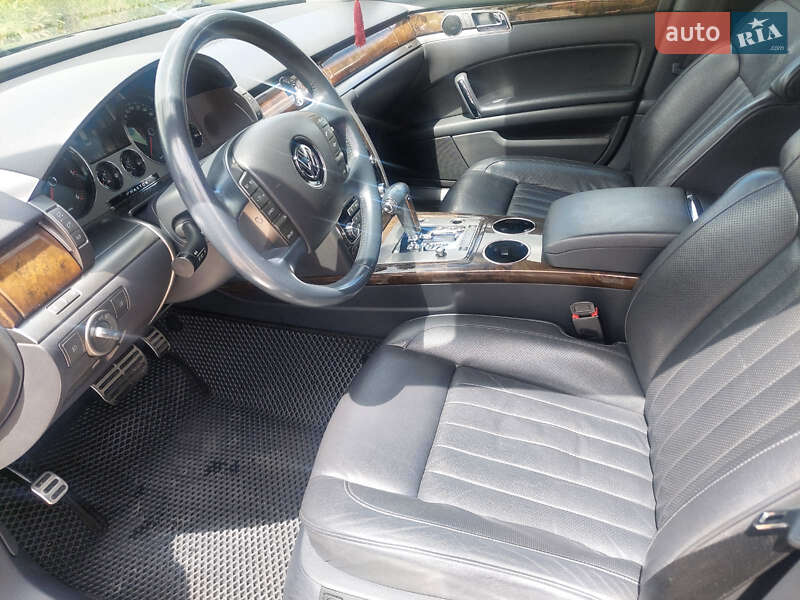 Седан Volkswagen Phaeton 2013 в Николаеве