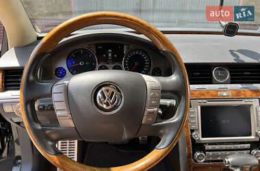 Седан Volkswagen Phaeton 2011 в 