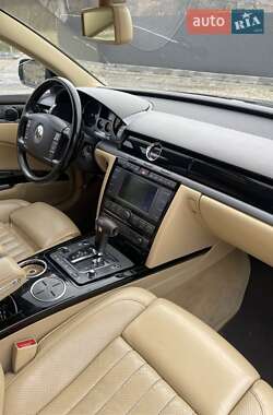 Седан Volkswagen Phaeton 2004 в 