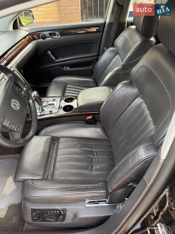 Седан Volkswagen Phaeton 2007 в Александрие