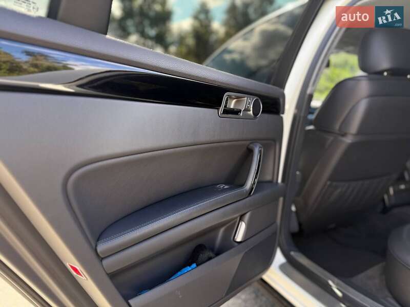 Седан Volkswagen Phaeton 2009 в Малине