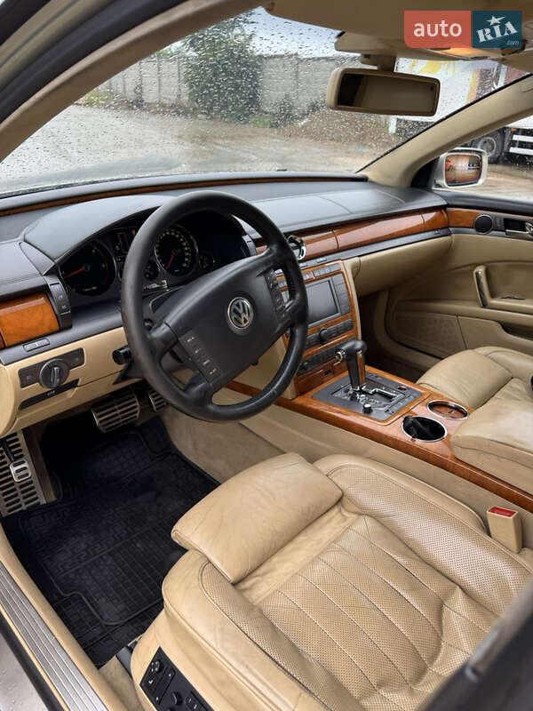 Седан Volkswagen Phaeton 2006 в Одессе
