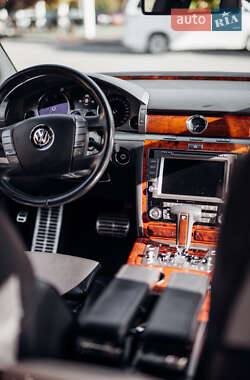 Седан Volkswagen Phaeton 2012 в 