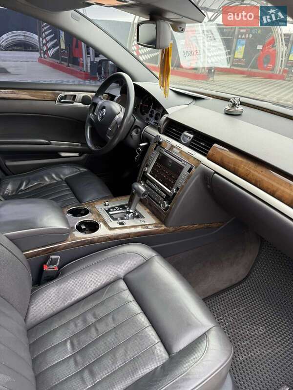 Седан Volkswagen Phaeton 2011 в Полтаве