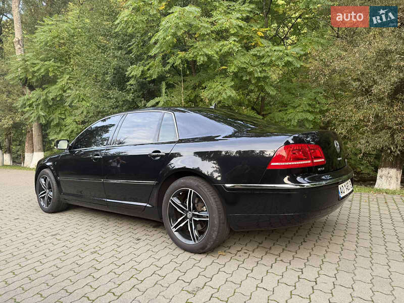 Седан Volkswagen Phaeton 2011 в Сваляві