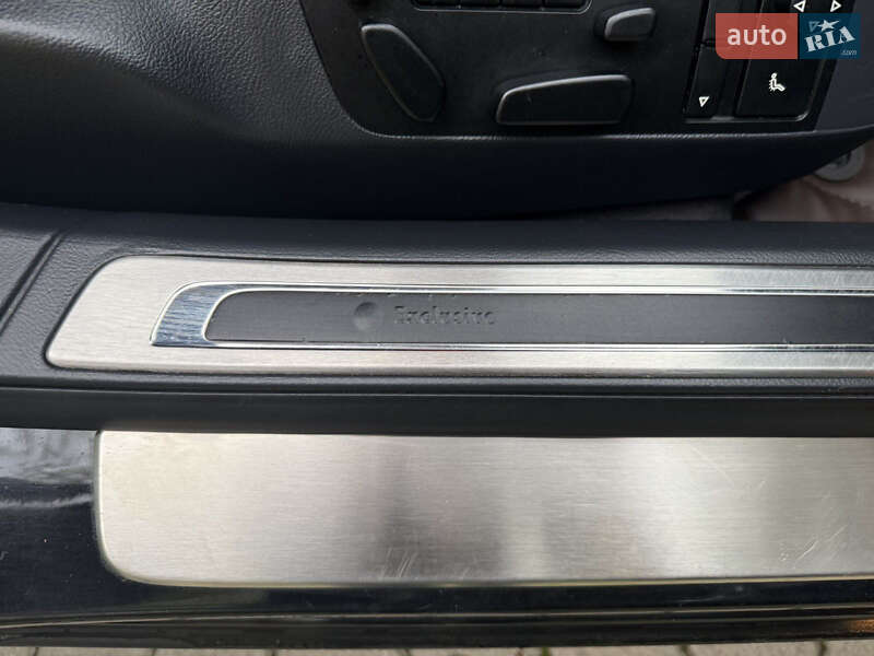 Седан Volkswagen Phaeton 2011 в Сваляві