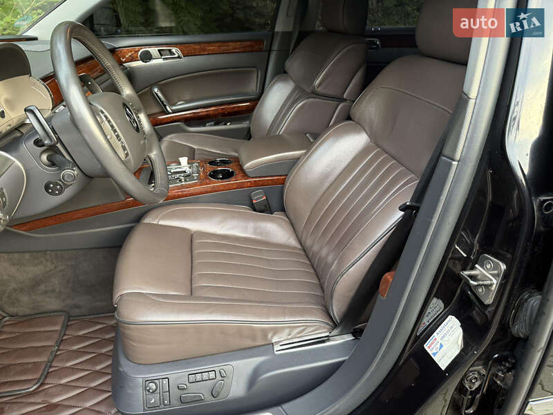 Седан Volkswagen Phaeton 2011 в Сваляві