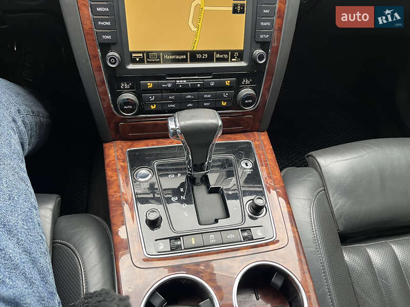 Седан Volkswagen Phaeton 2014 в Івано-Франківську