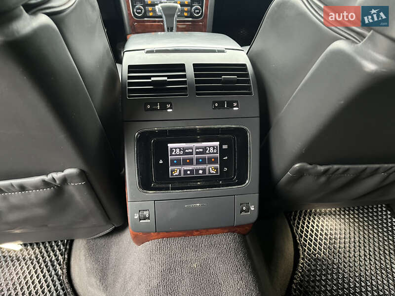 Седан Volkswagen Phaeton 2014 в Івано-Франківську