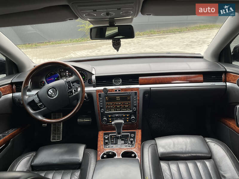 Седан Volkswagen Phaeton 2014 в Івано-Франківську