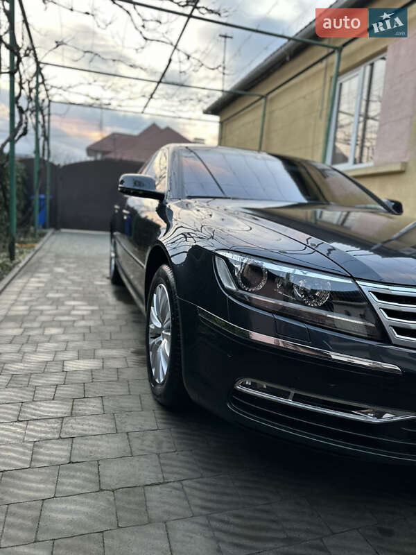 Седан Volkswagen Phaeton 2010 в Мукачево