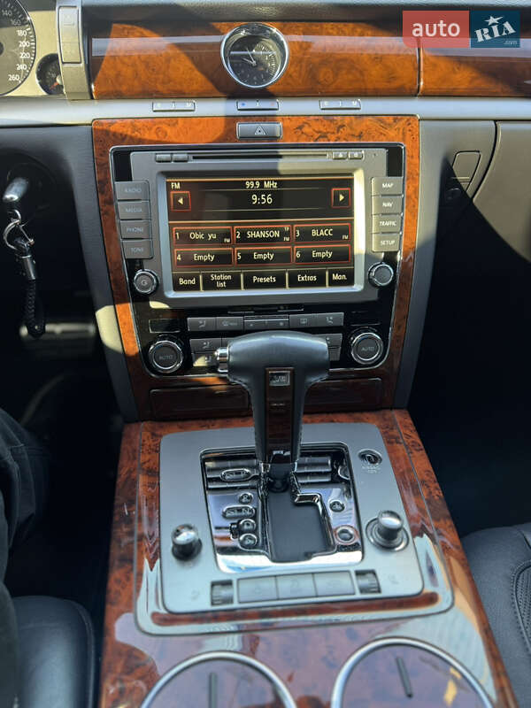 Седан Volkswagen Phaeton 2010 в Мукачево