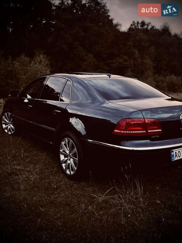 Седан Volkswagen Phaeton 2010 в Мукачево
