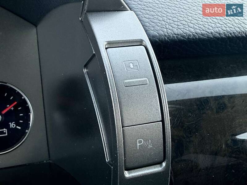 Седан Volkswagen Phaeton 2009 в Днепре