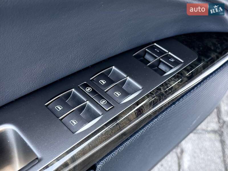 Седан Volkswagen Phaeton 2009 в Днепре