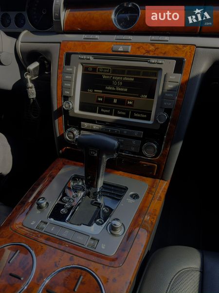 Седан Volkswagen Phaeton 2010 в Мукачево