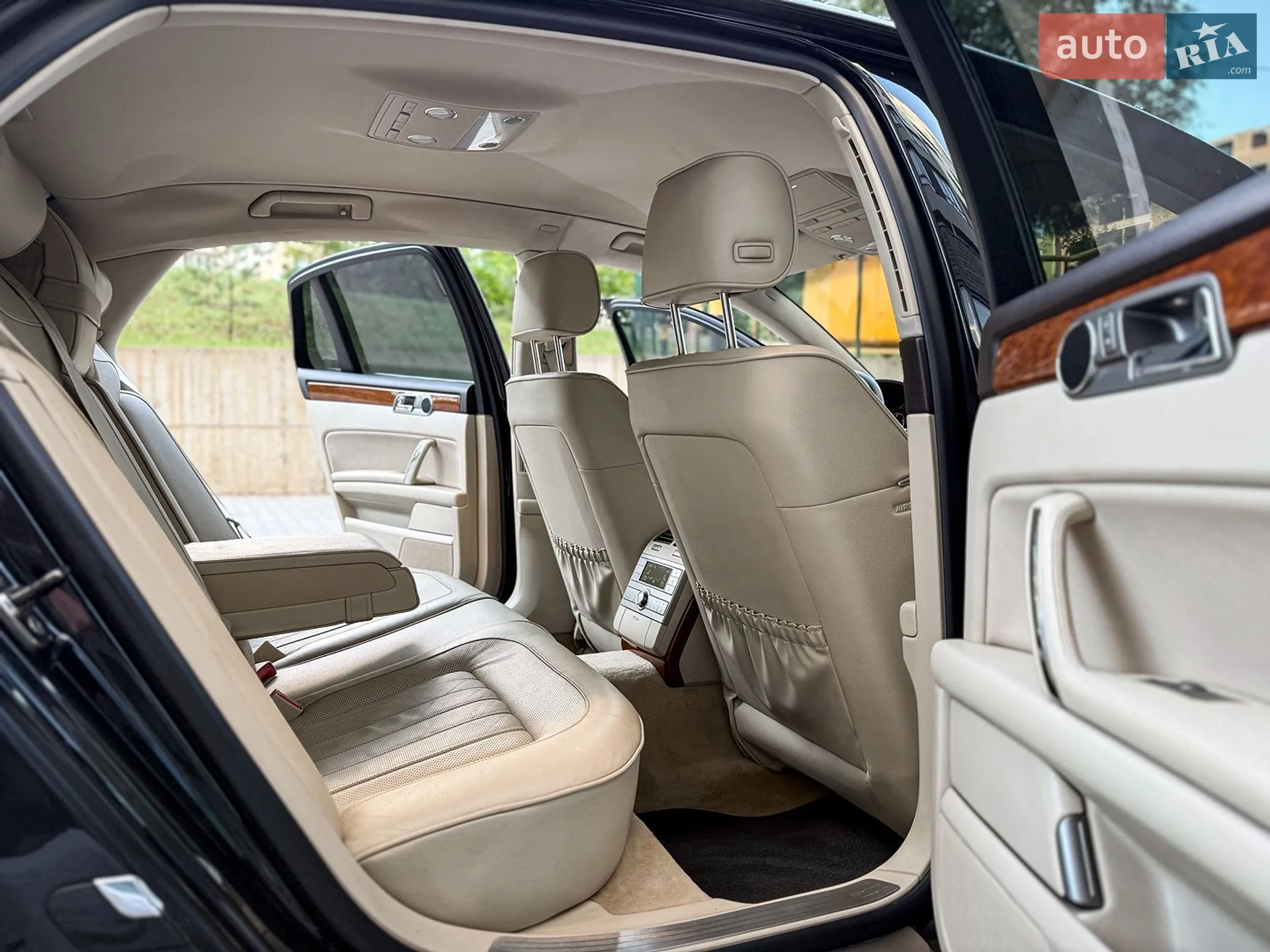 2010 Volkswagen Phaeton - мініатюра 25