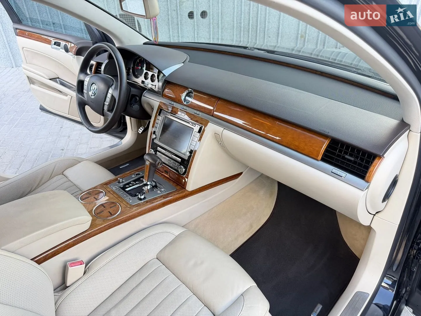 2010 Volkswagen Phaeton - мініатюра 21