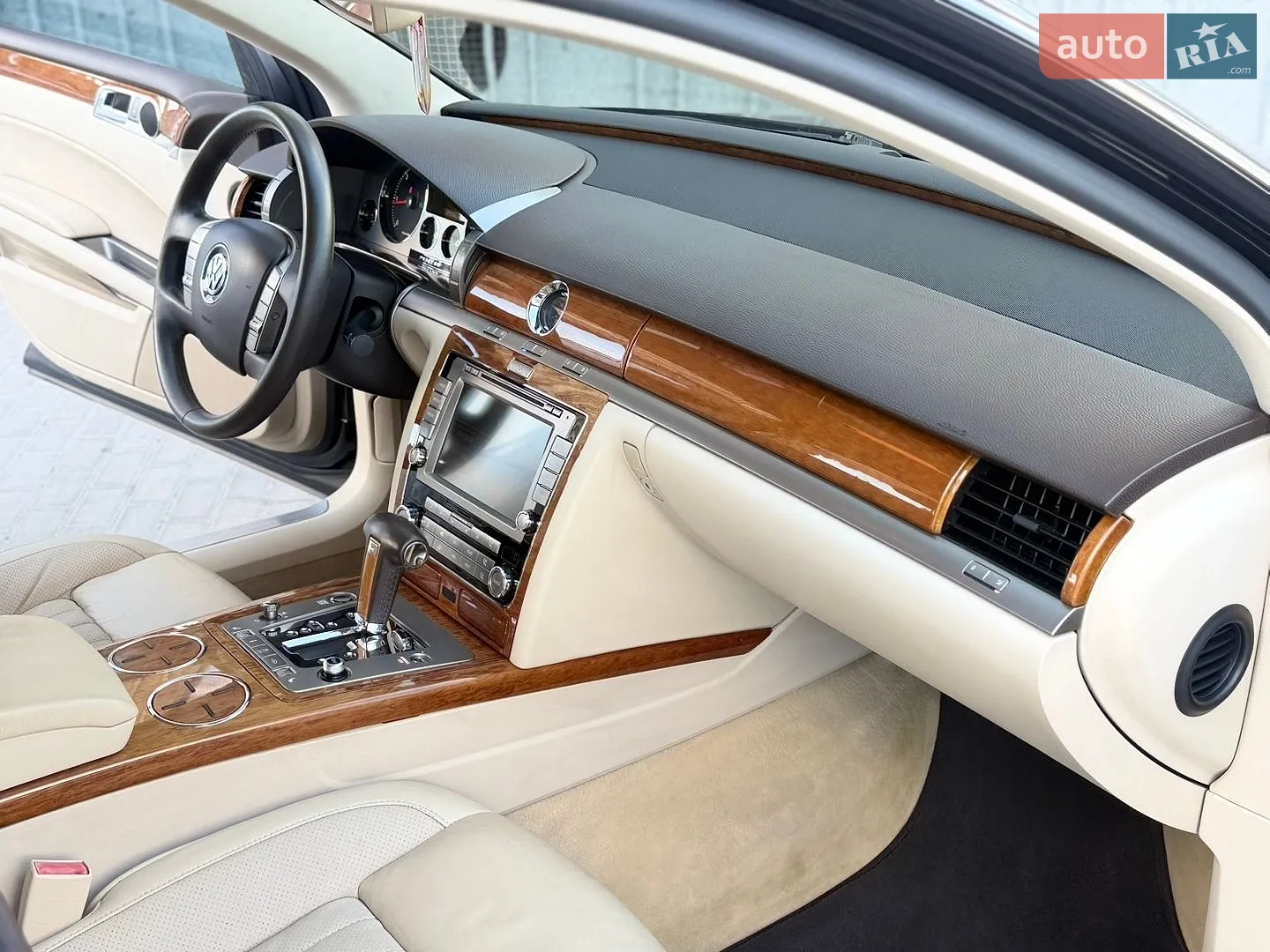 2010 Volkswagen Phaeton - мініатюра 23