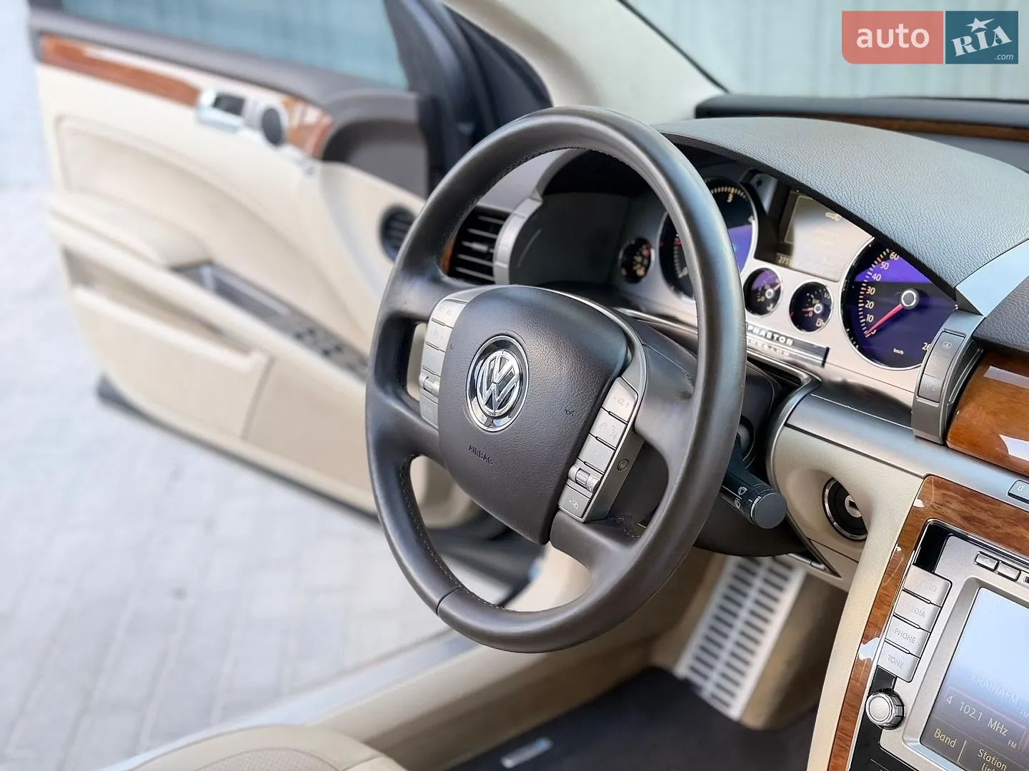 2010 Volkswagen Phaeton - мініатюра 24