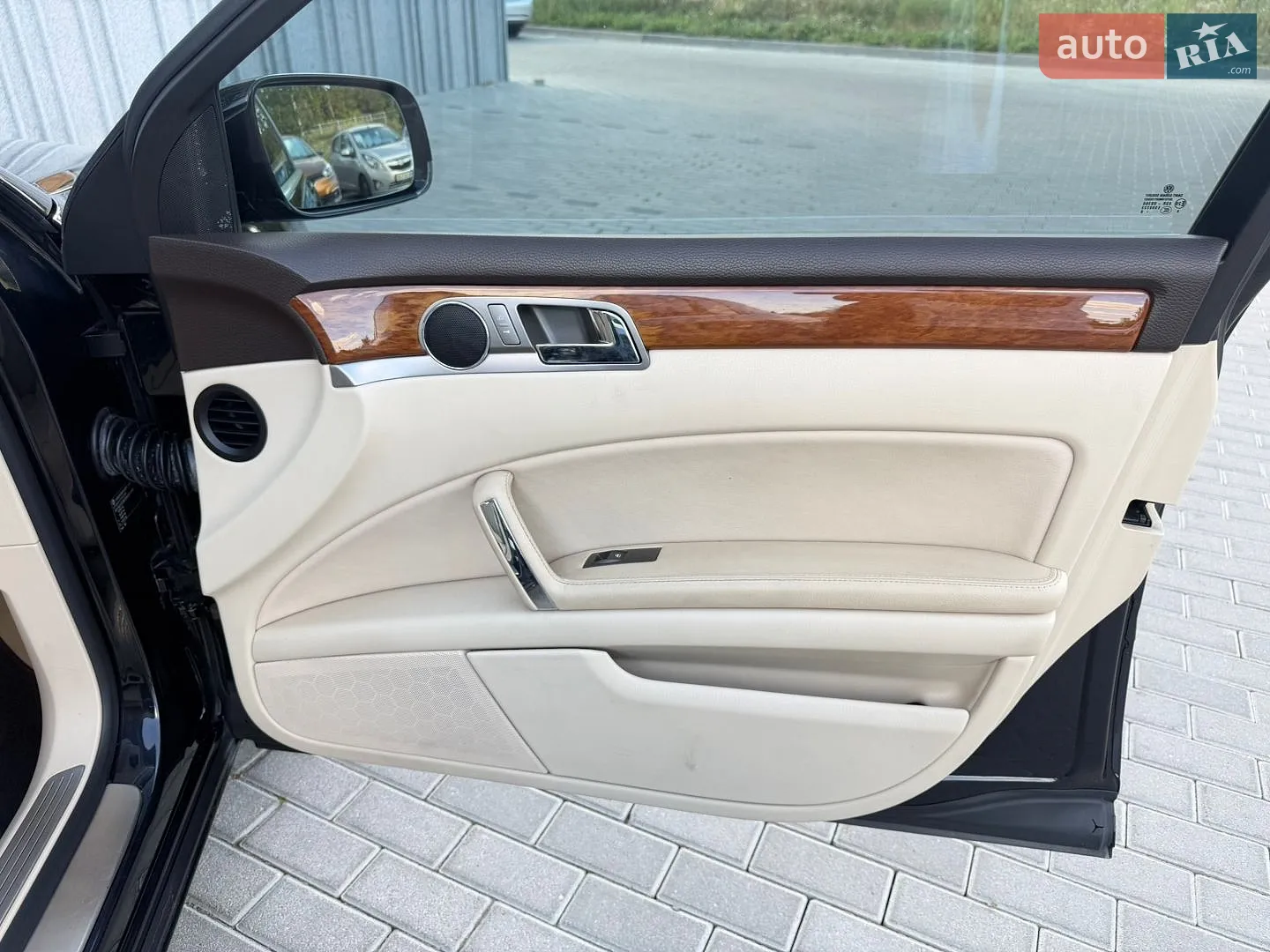2010 Volkswagen Phaeton - мініатюра 25