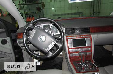 Седан Volkswagen Phaeton 2005 в Днепре