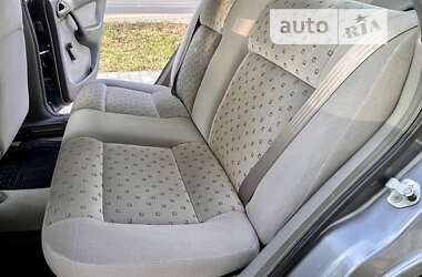 Хэтчбек Volkswagen Pointer 2006 в 