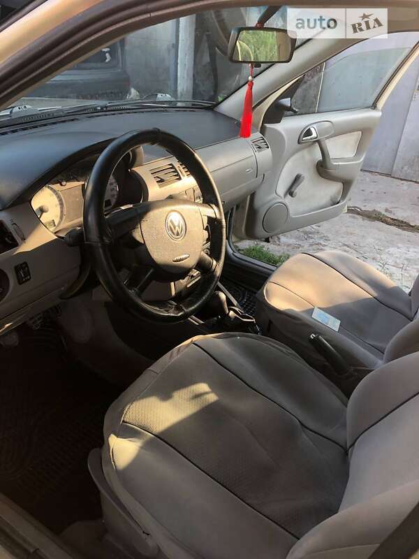 Хэтчбек Volkswagen Pointer 2006 в Звягеле