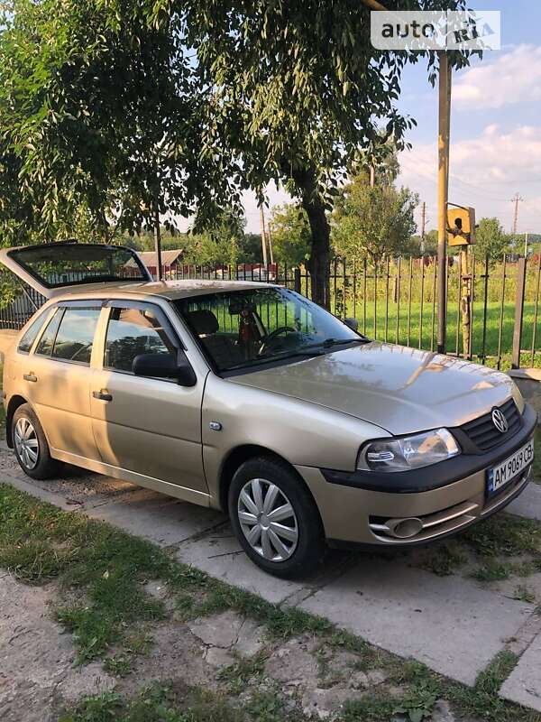 Хэтчбек Volkswagen Pointer 2006 в Звягеле