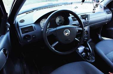 Хэтчбек Volkswagen Pointer 2004 в Новгородке