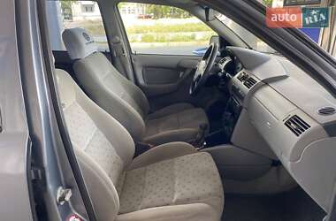 Хэтчбек Volkswagen Pointer 2005 в 