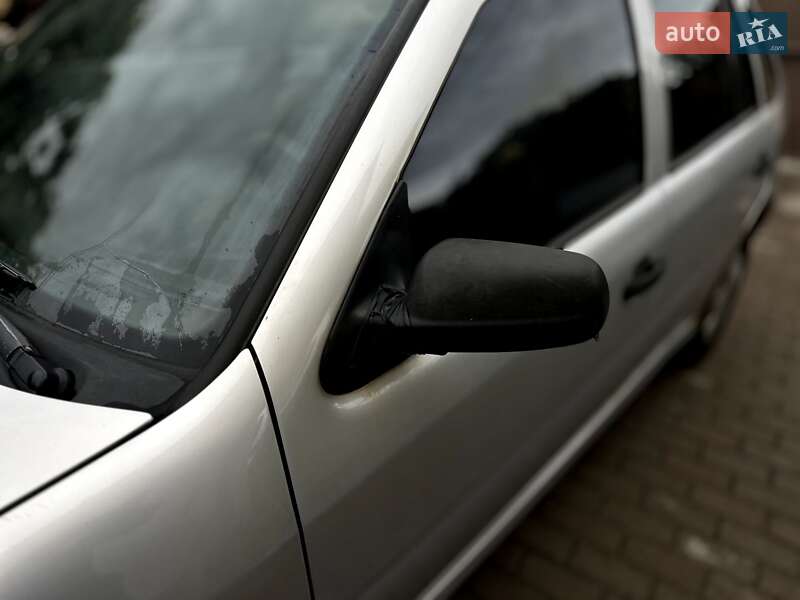 Хэтчбек Volkswagen Pointer 2004 в Харькове