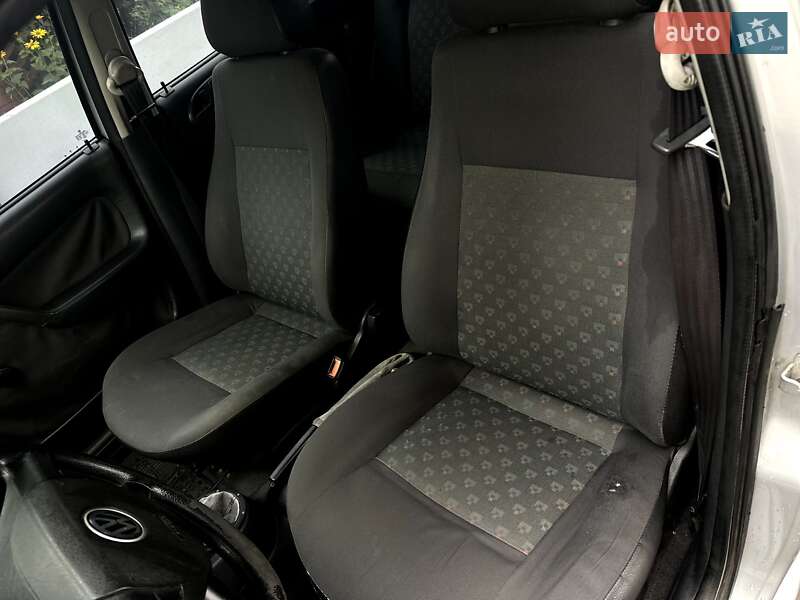 Хэтчбек Volkswagen Pointer 2004 в Харькове
