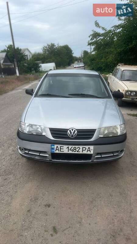 Volkswagen Pointer 2004