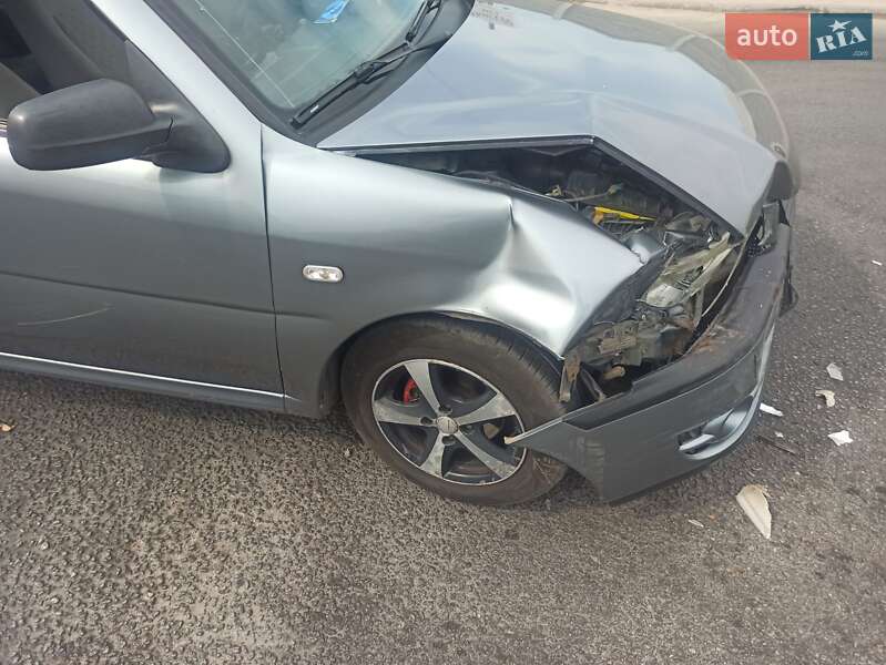 Хетчбек Volkswagen Pointer 2005 в Запоріжжі
