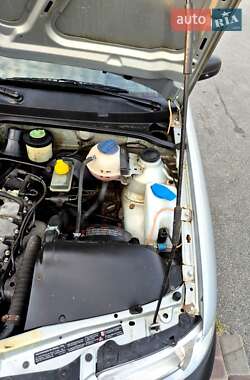 Хэтчбек Volkswagen Pointer 2004 в 