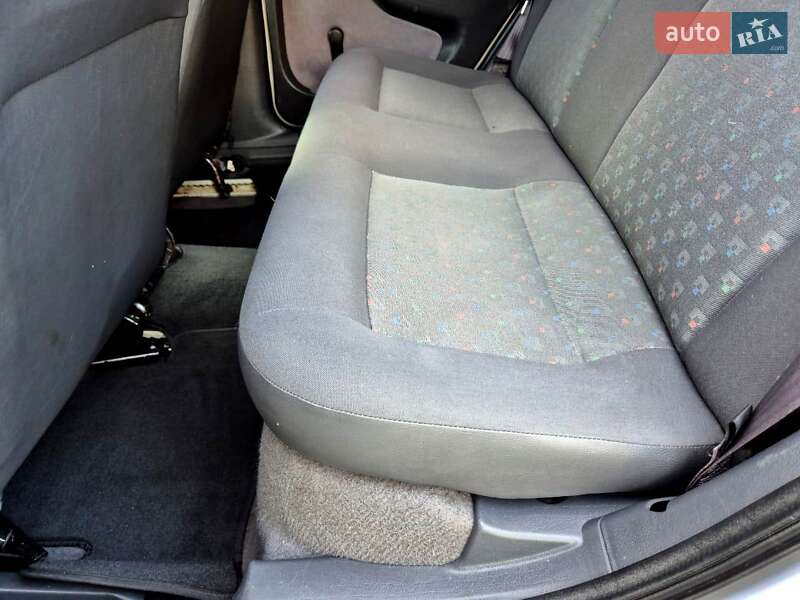 Хэтчбек Volkswagen Pointer 2004 в Обухове фото 34 Хэтчбек Volkswagen Pointer 2004 в Обухове