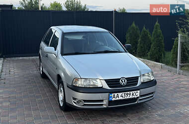 Хэтчбек Volkswagen Pointer 2005 в 