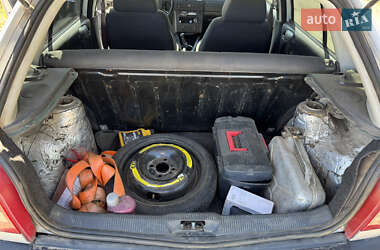 Хэтчбек Volkswagen Pointer 2005 в 