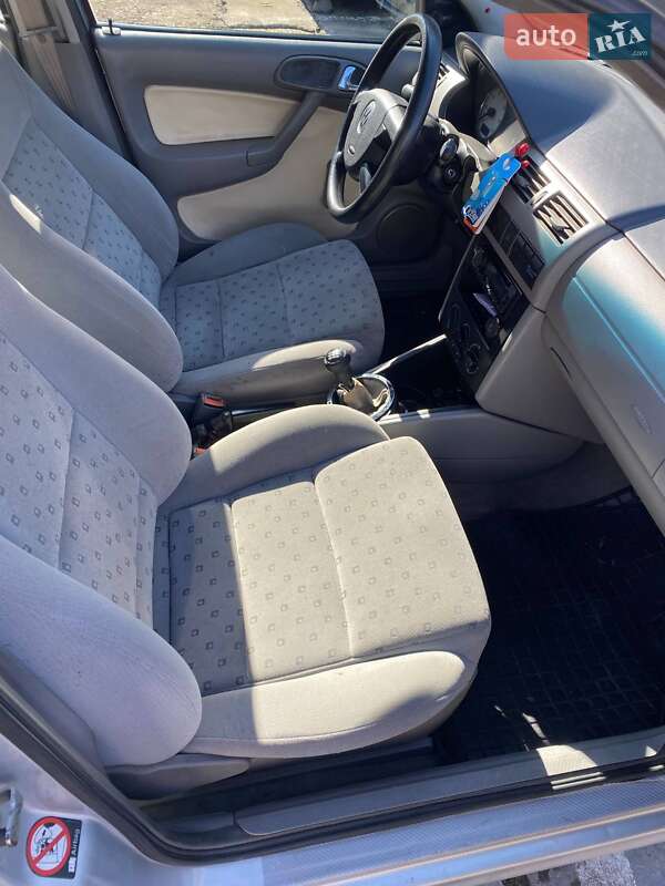 Хэтчбек Volkswagen Pointer 2006 в Одессе