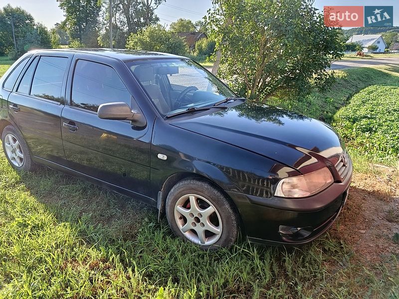 Хэтчбек Volkswagen Pointer 2006 в Черновцах